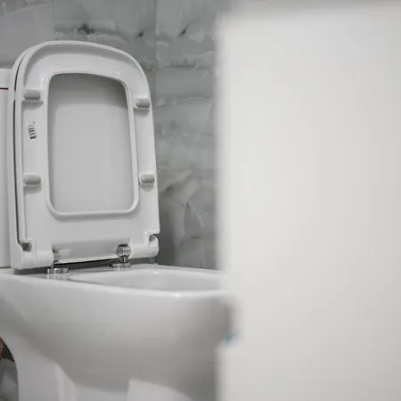 Center Hideout - * 티라나