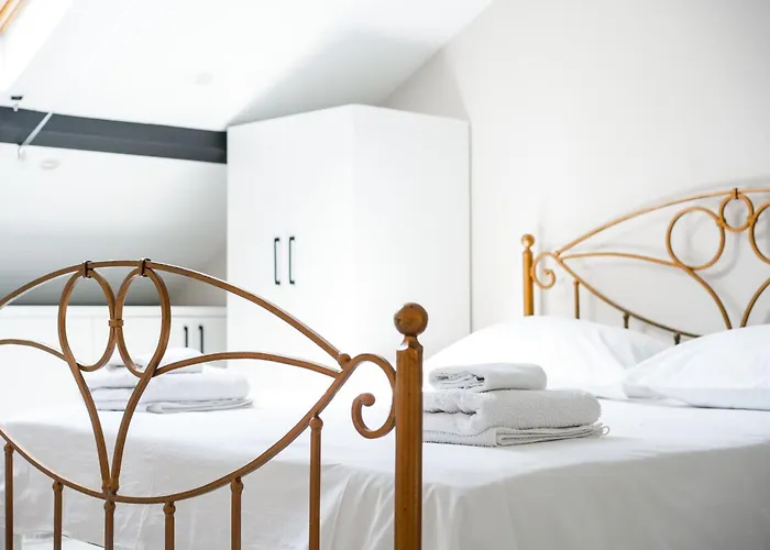 Center Hideout - 地拉那