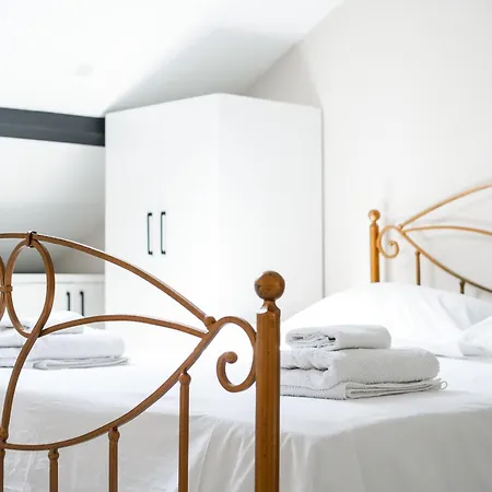 Center Hideout - Tirana