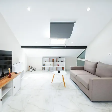Center Hideout - *