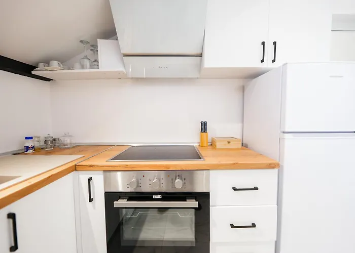 Center Hideout - * Tirana